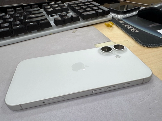iPhone 16 256GB - Cũ xước cấn - Trắng - J2FFHR - 5