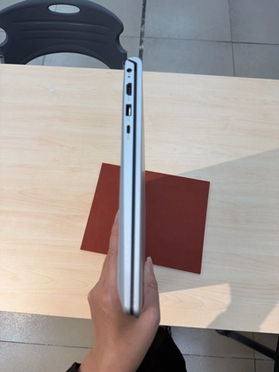 Laptop Dell 15 DC15250 71073959 - Cũ trầy xước - Bạc - 1HPNC4 - 8