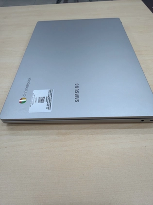 Laptop Samsung Galaxy Chromebook Go 4GB 32GB - Đã kích hoạt - Bạc - A0002A - 6