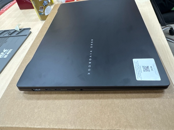 Laptop ASUS Vivobook S14 S5406SA-PP168WS - Đã kích hoạt - Đen - 754365 - 7