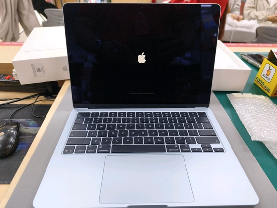 MacBook Air 13 M5 16GB 512GB 2026 - Đã kích hoạt - Xanh - 7M7RQD - 1