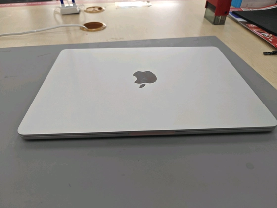 Macbook Air 13 inch M4 10CPU 10GPU 16GB 512GB 2025 Sạc 70W - Cũ đẹp - 567CD7 - 8