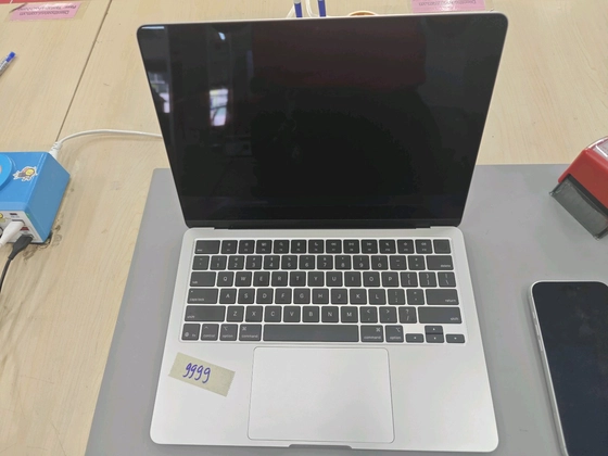 Macbook Air 13 inch M4 10CPU 10GPU 16GB 512GB 2025 Sạc 70W - Cũ đẹp - 567CD7 - 1